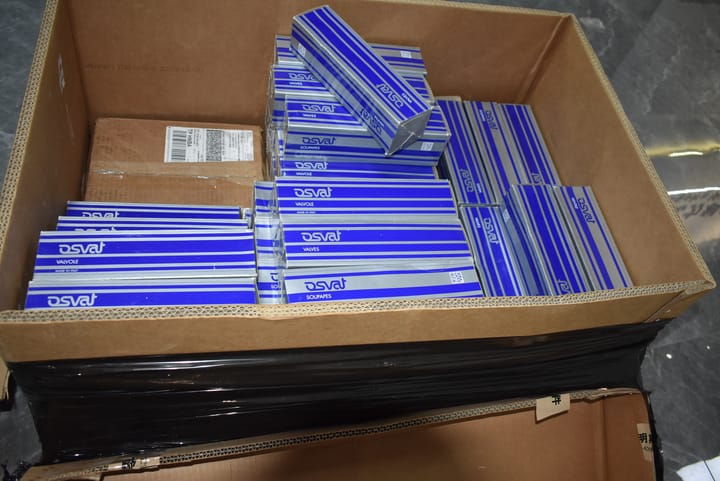 2881811 Exhaust Valve