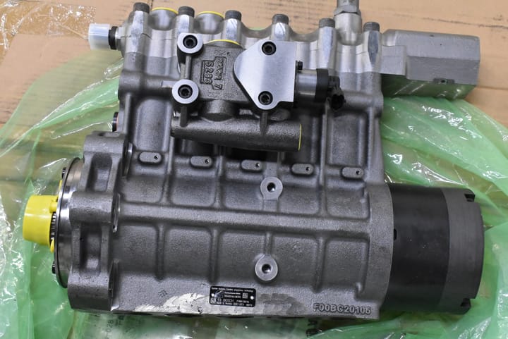 Fuel Injection Pump Assembly 5540246 MCRS F00BC00114