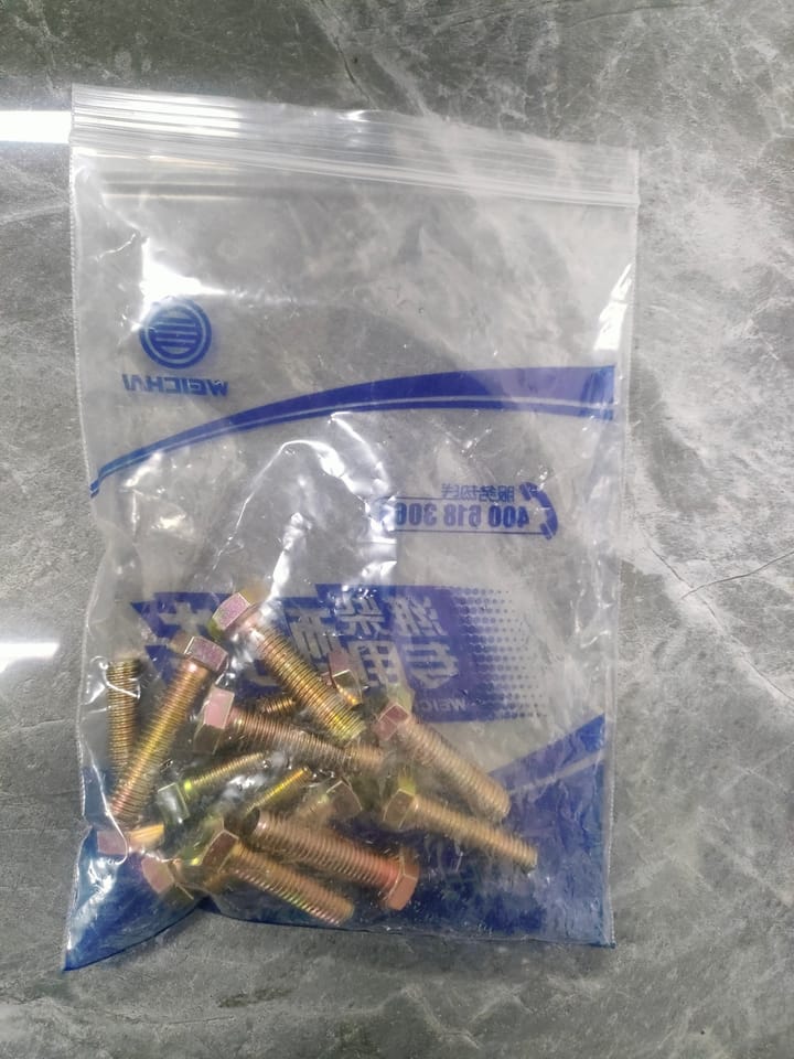 90003802538  Hexagon head bolts