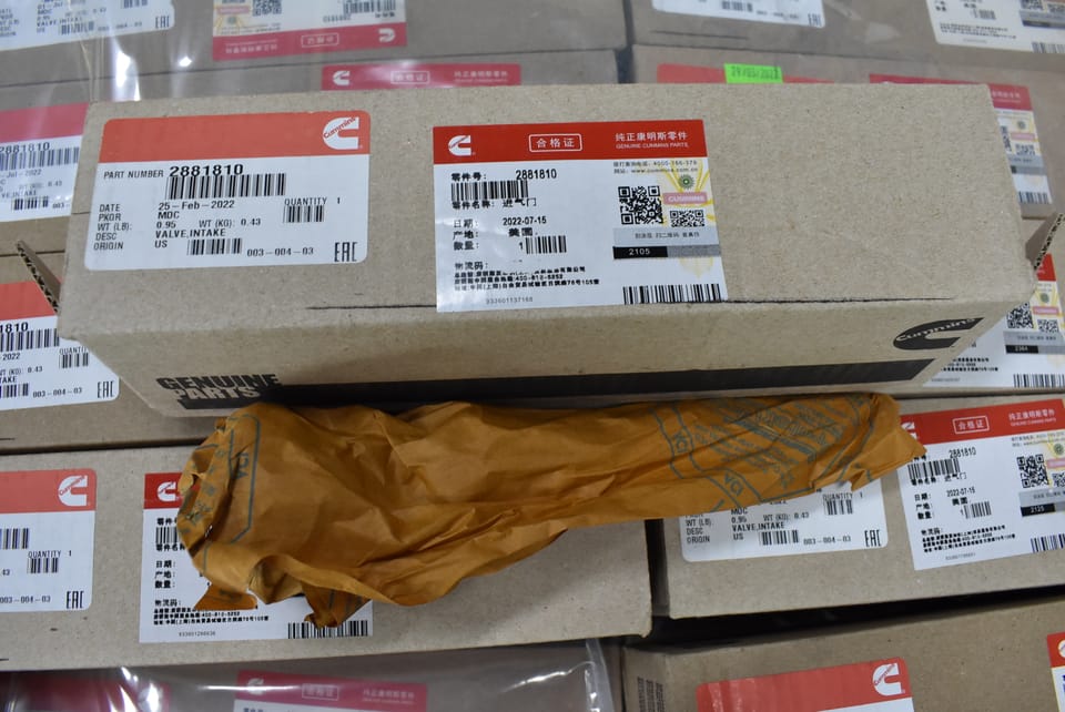 2881810 Intake Valve