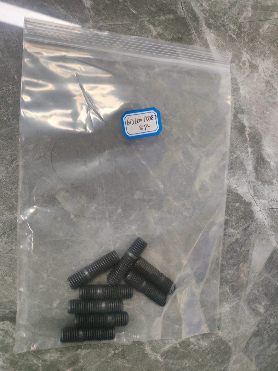 612600110282 Double-ended stud
