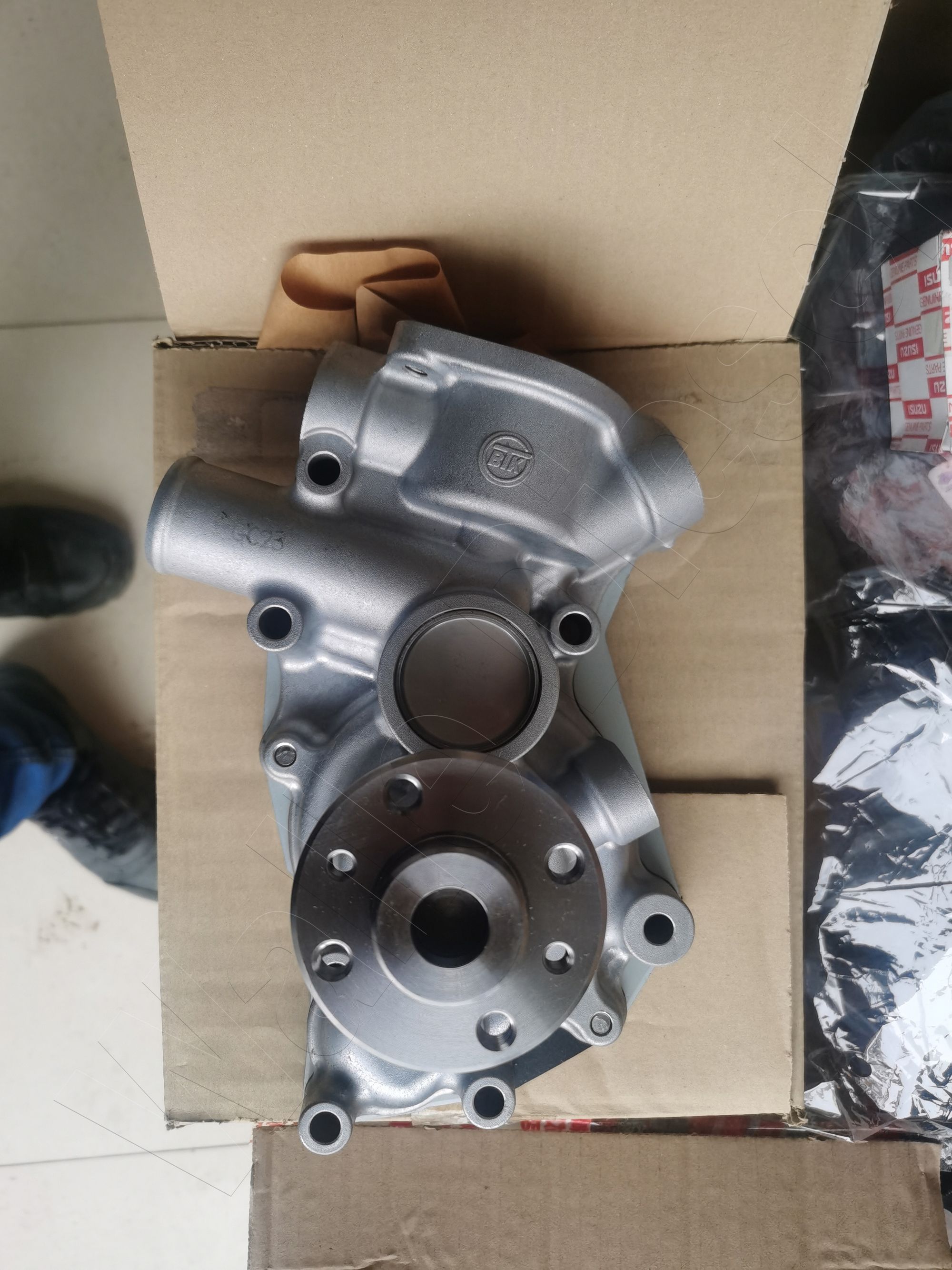 8-98126231-3 water pump